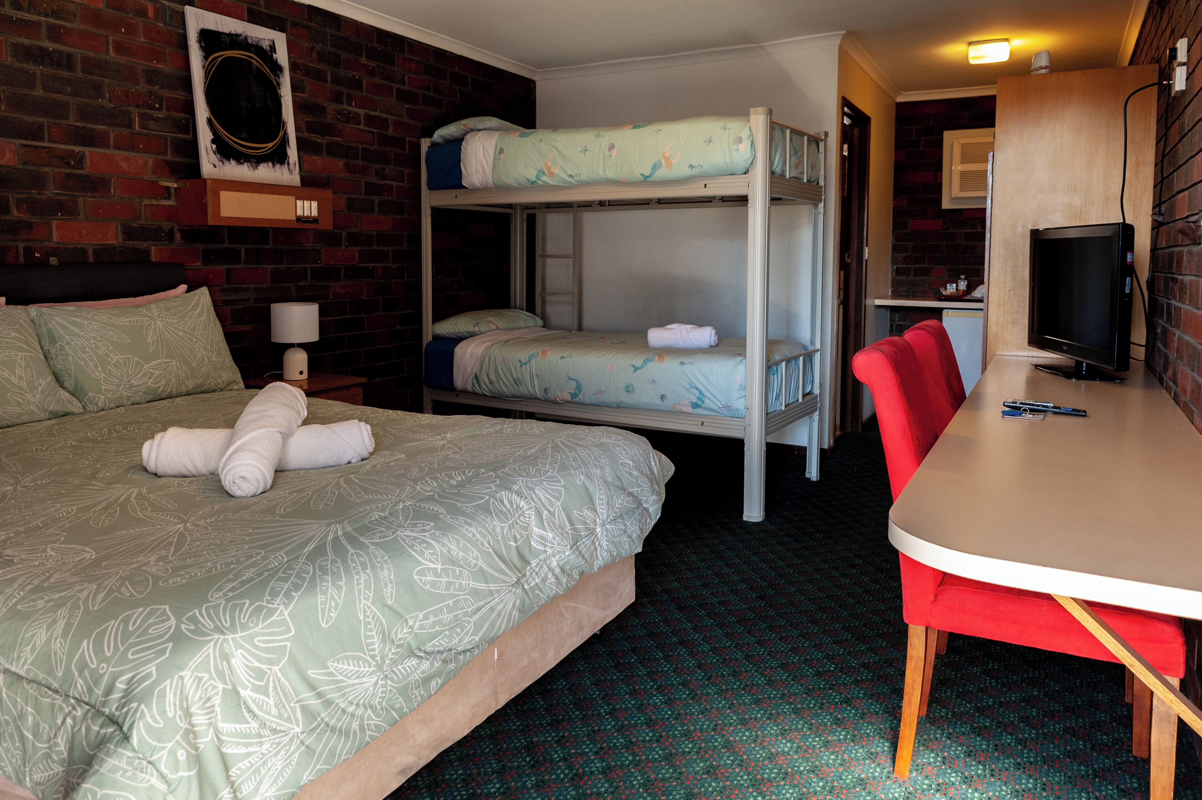 Family Room | Desk, laptop workspace, iron/ironing board, free WiFi