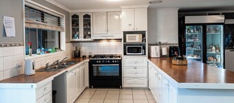 Sanz Motel Wentworth 