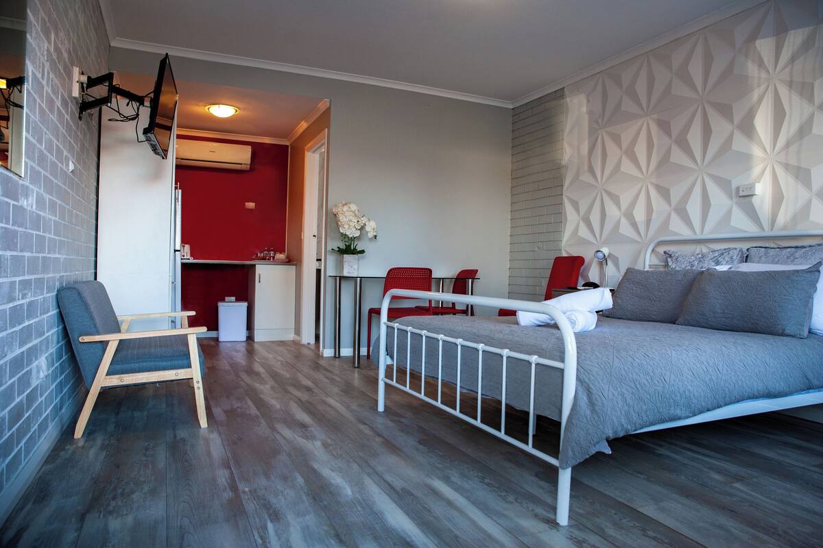Habitación Deluxe doble | Escritorio y espacio para trabajar con un portátil