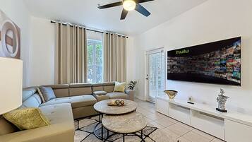 Smart TV, video games