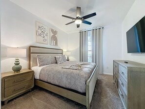 3 makuuhuonetta, silitysrauta/-lauta, ilmainen Wi-Fi, vuodevaatteet