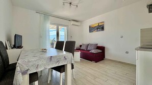 Unclassified image, 5 of 30, button - Holiday apartment with swimming pool near the beach (Krk)