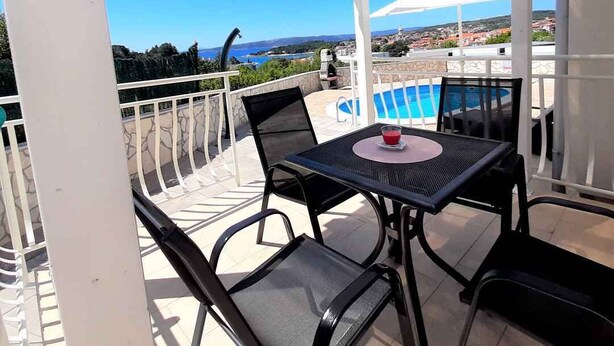 Unclassified image, 1 of 30, button - Holiday apartment with swimming pool near the beach (Krk)