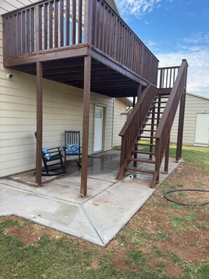 المنطقة المحيطة بالمنشأة