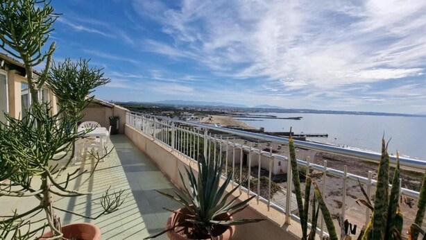 Balcony - dareddroudj (Algiers)