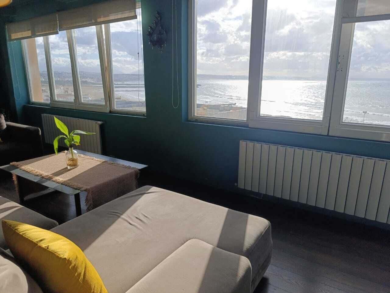 Comfort Apartment, Beach View | Ruang tamu | 40 inci televisyen skrin rata dengan digital 