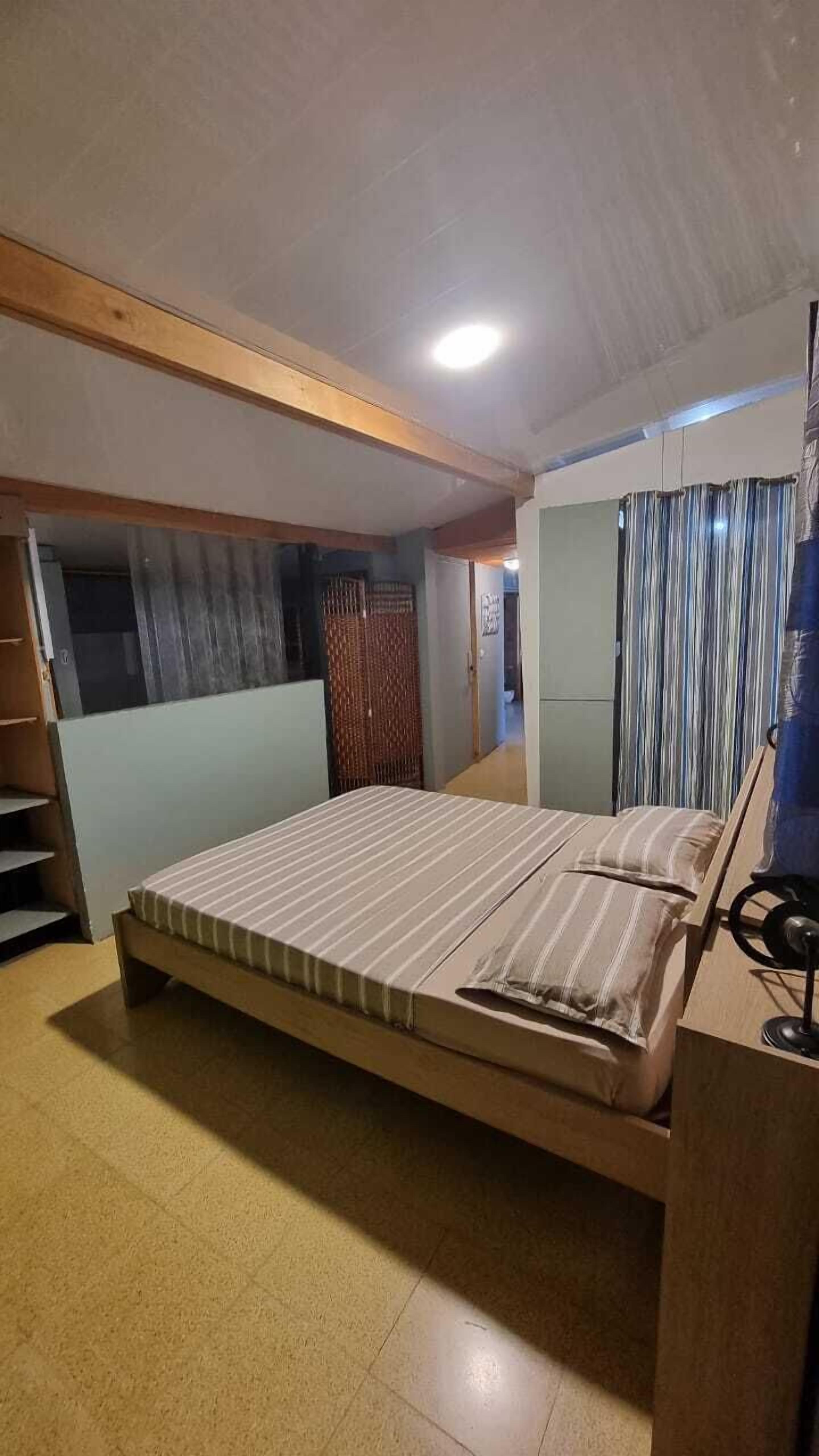 Individually furnished, free WiFi, bed sheets