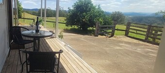 The Old Dairy Cottage - rural retreat with mountain and bush panorama