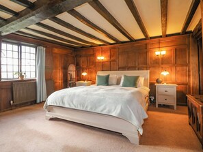 6 عدّة غرف نوم وسرير سفر وواي فاي مجانًا وملاءات أسرّة