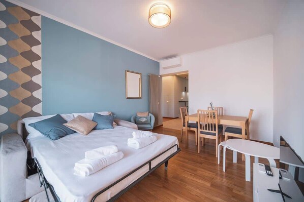 2 chambres, fer et planche à repasser, lit de bébé portatif, Wi-Fi