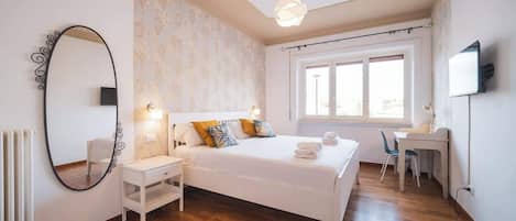 2 bedrooms, iron/ironing board, travel cot, WiFi