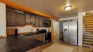 Refrigerador, microondas, horno, placa de cocina