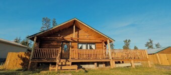 The Fox Den -Cozy stay w/ AC & Wi-Fi, Pet Friendly