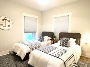 4 habitaciones, escritorio, tabla de planchar con plancha y wifi gratis 