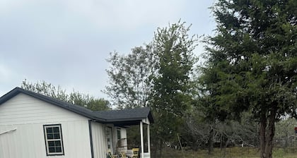 Cool cottage with AC in Rice