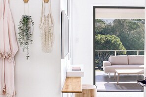 تلفزيون، كُتُب، ستيريو