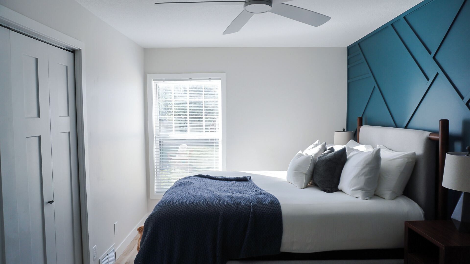 4 habitaciones, escritorio, tabla de planchar con plancha y wifi gratis 