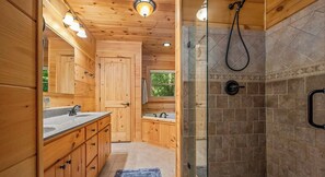 Amenidades de baño ecológicas, secadora de cabello, toallas, jabón 