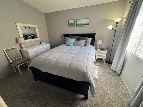 Charming 3-bedroom 3 bath with mountain views and a huge game room.