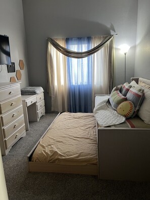 3 Schlafzimmer, Bügeleisen/Bügelbrett, WLAN, Bettwäsche