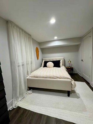 2 bedrooms, desk, iron/ironing board, free WiFi
