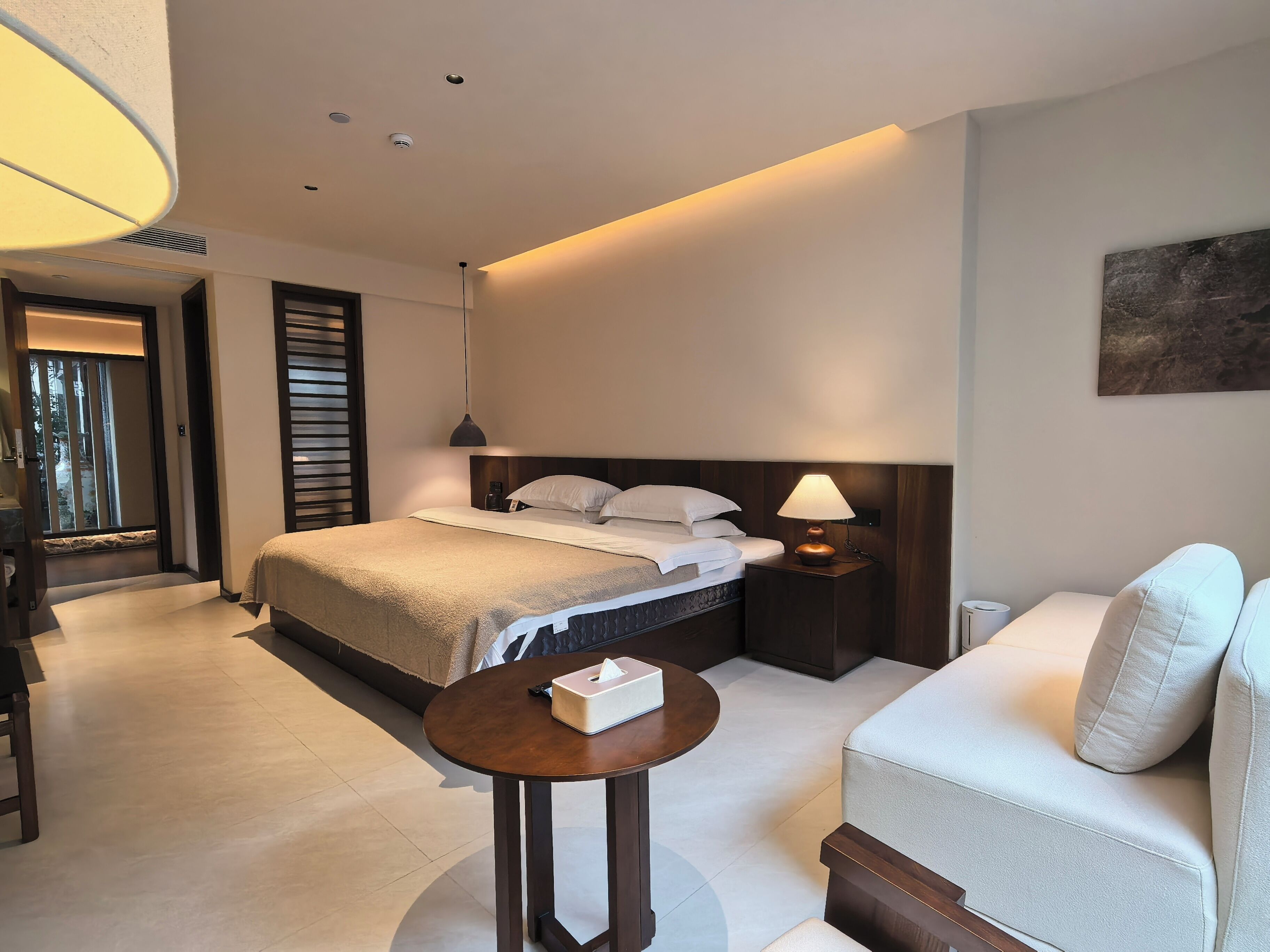 Comfort Double Room, Mountain View | Laptop workspace, blackout drapes, soundproofing, iron/ironing board