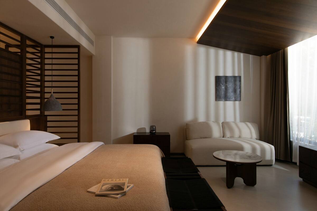 Habitación doble de lujo, vista a la montaña | Espacio para trabajar con laptop, cortinas blackout y insonorización 