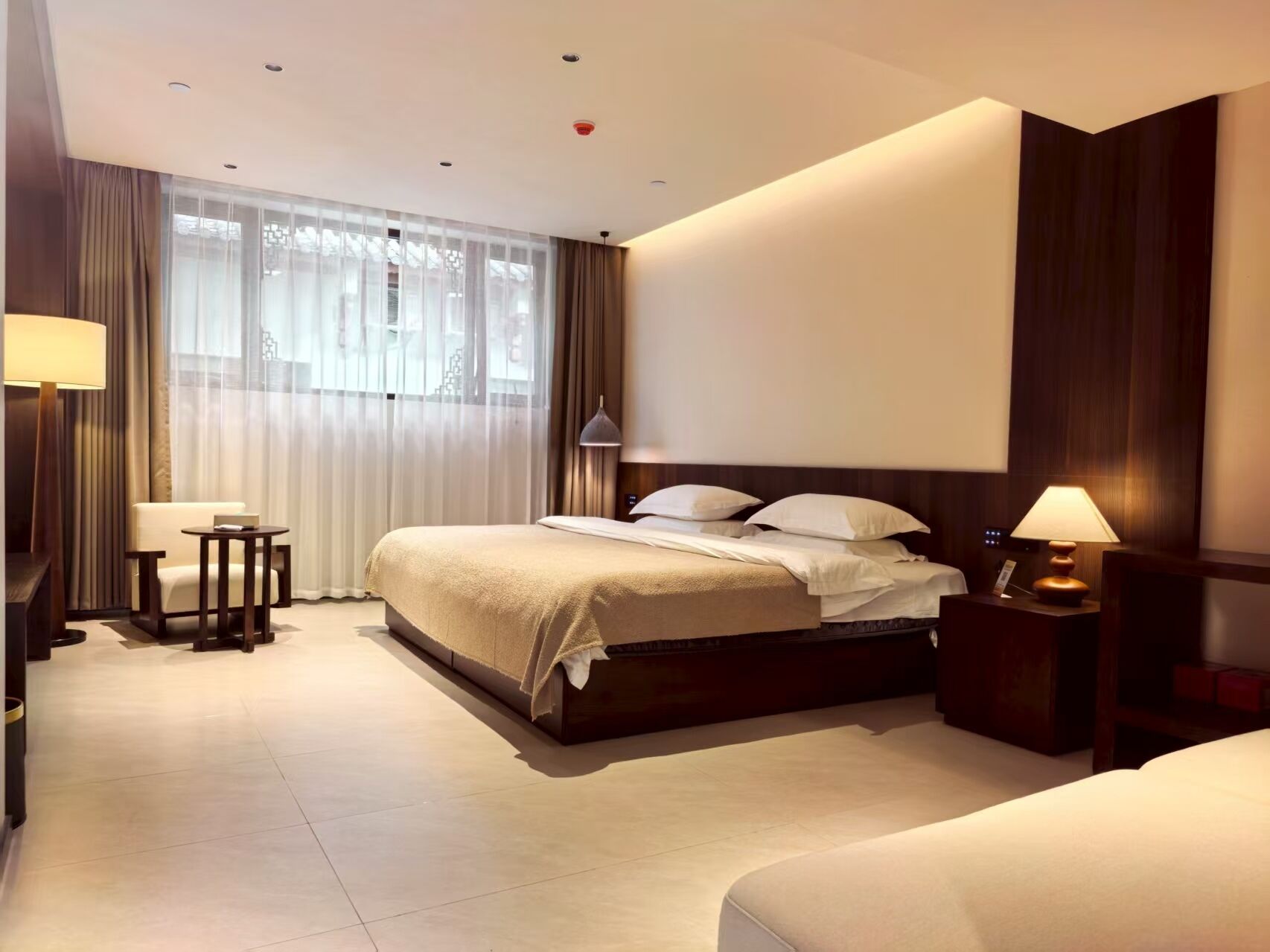 Standard Double Room, Mountain View | Laptop workspace, blackout drapes, soundproofing, iron/ironing board