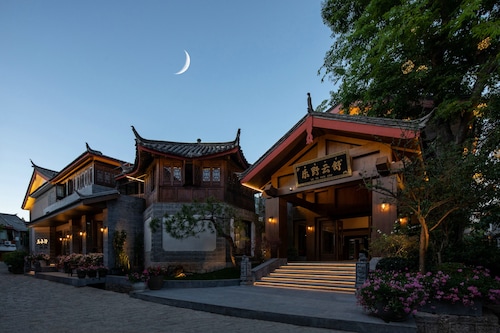 Ancient Charm Luxe Retreat Lijiang