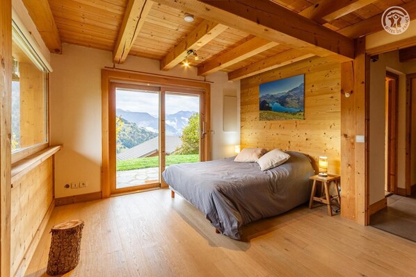 3 chambres, fer et planche à repasser, Wi-Fi gratuit, draps fournis