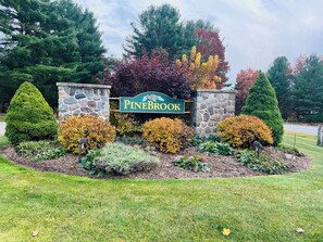 Property grounds - 2BR Condo 7 min to Schuss Mtn, Shanty Creek Resort, Shorts Brewery - Fireplace (Bellaire)