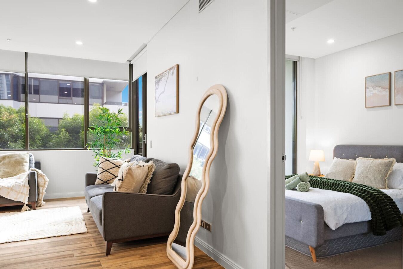 2 slaapkamers, een bureau, een strijkplank/strijkijzer, wifi