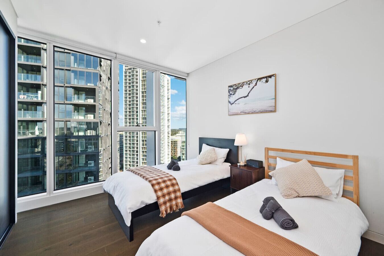 2 bedrooms, desk, iron/ironing board, WiFi