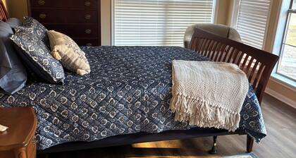 Welcoming 6-bedroom house with country living in the shadow of Kyle Field