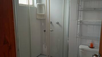 Toallas, jabón, papel de baño