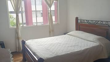 1 多间卧室、WiFi、床单