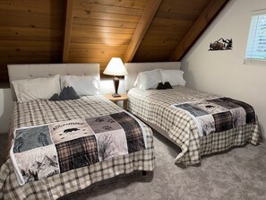 3 chambres, fer et planche à repasser, Wi-Fi, draps fournis