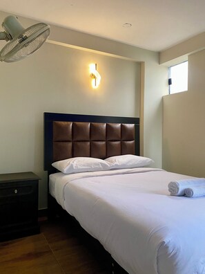Deluxe Room, City View | Free WiFi, bed sheets - Hotel Naciones Unidas (Lima)