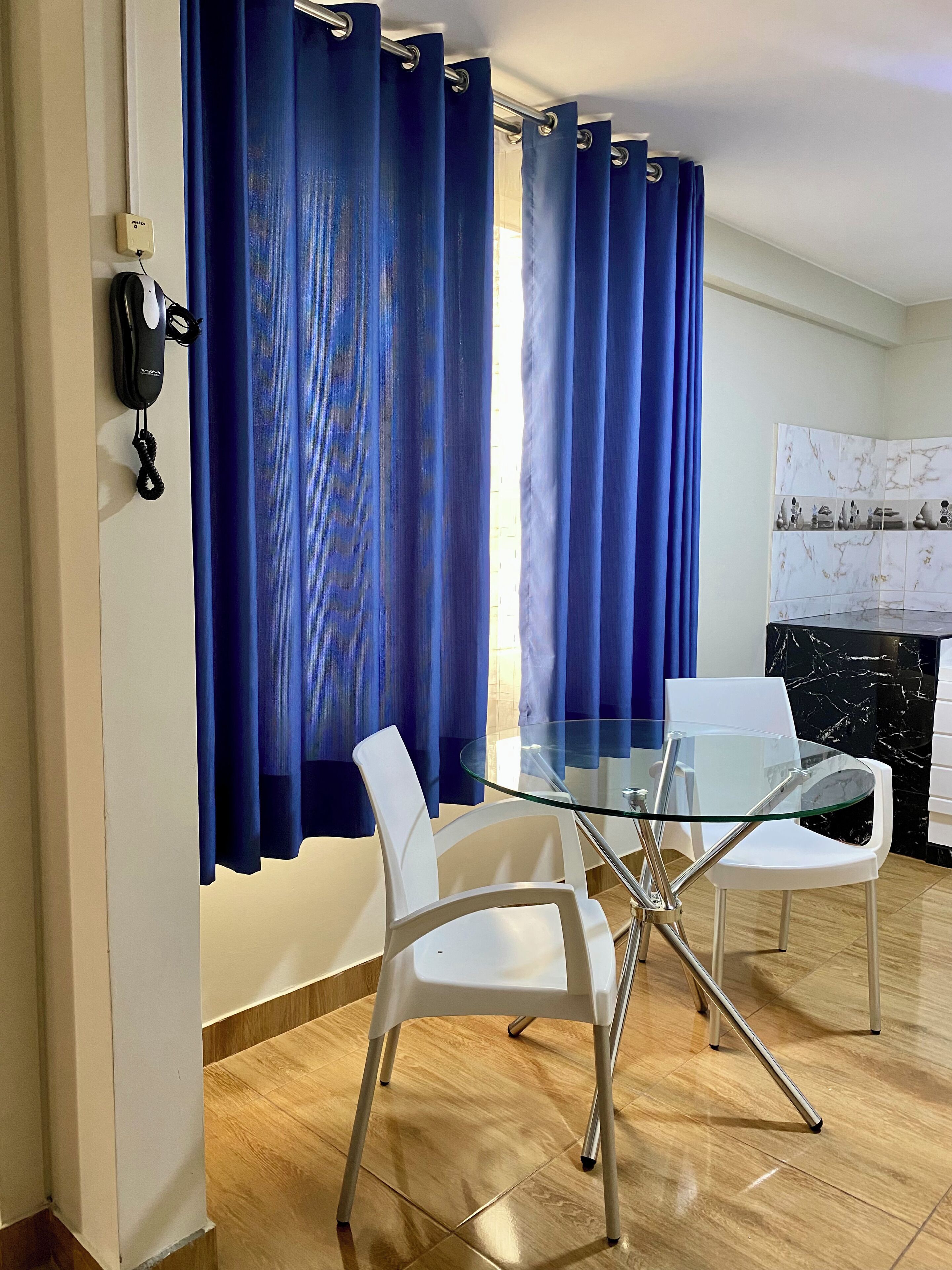 Deluxe kamer, uitzicht op de stad | Gratis wifi, beddengoed