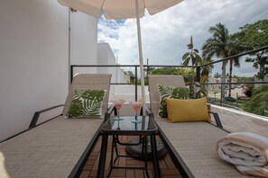 Outdoor dining - Mexican chic flat with balcony (Mexico City)