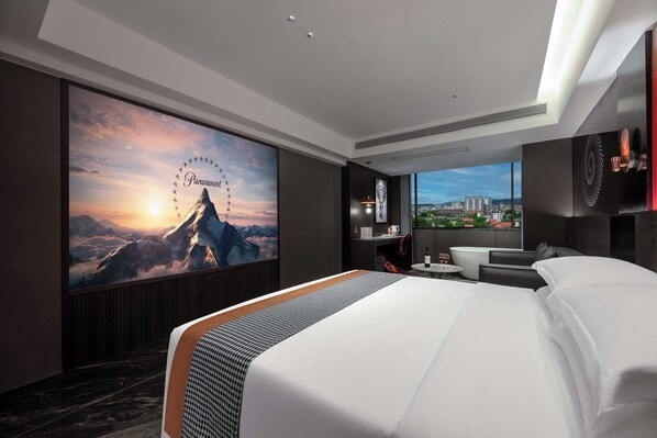 Habitación senior doble, vista a la ciudad | Escritorio, espacio para trabajar con laptop y wifi gratis