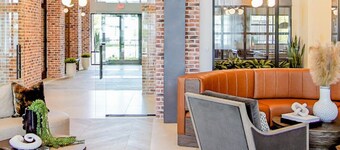 Cozy 2 Bedroom Apartment in  Winter Garden with fast wifi, pool & fitness room