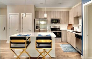 Micro-ondas, fogão, cooktop, lava-louças