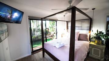 1 bedroom, iron/ironing board, free WiFi, bed sheets