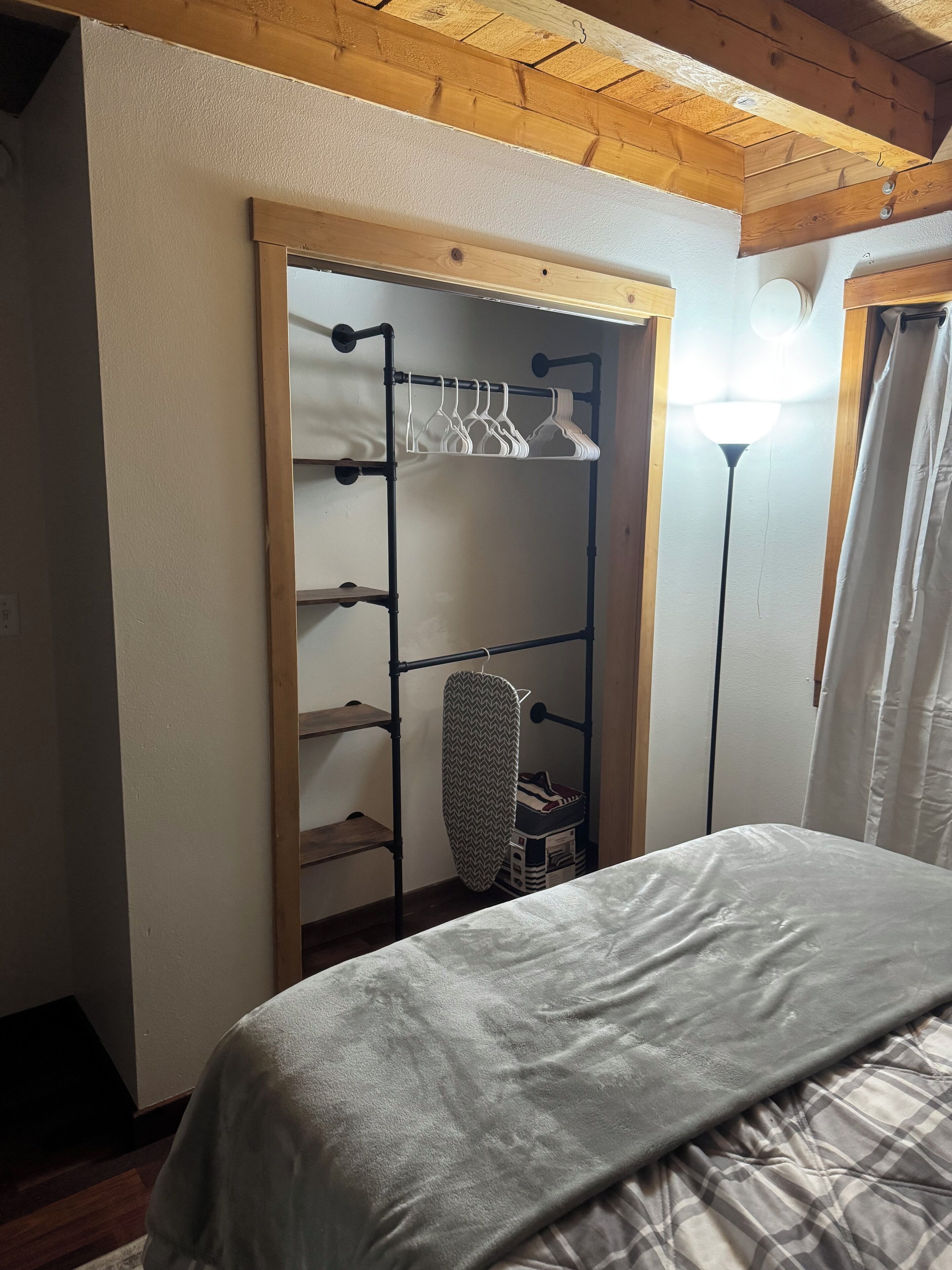 2 chambres, fer et planche à repasser, Wi-Fi, draps fournis