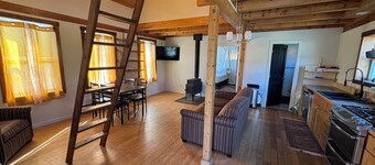 Fabulous 1-bedroom w/Loft cottage in Kodiak