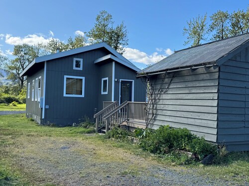 Fabulous 1-bedroom w/Loft cottage in Kodiak