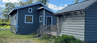 Fabulous 1-bedroom w/Loft cottage in Kodiak