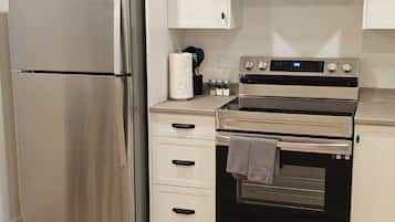 微波炉、烤箱、炉灶、洗碗机