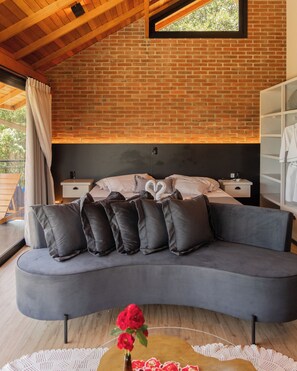 Deluxe Chalet, Lanai, Valley View | Free WiFi, bed sheets